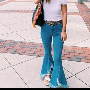 Peach Love Bell Bottom frayed jeans Size Large